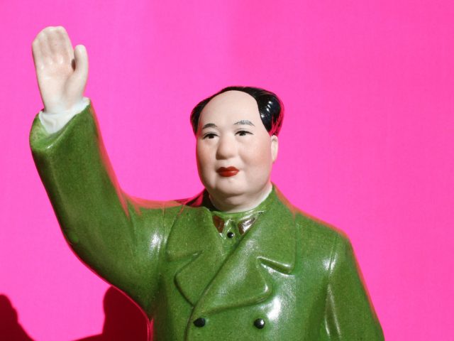 Двух чатботов в Китае удалили за критику коммунизма и мечты об эмиграции