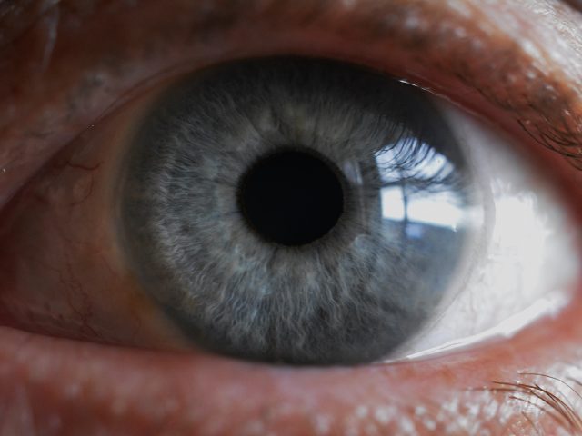 Российские офтальмологи провели уникальную операцию по лечению катаракты в прямом эфире