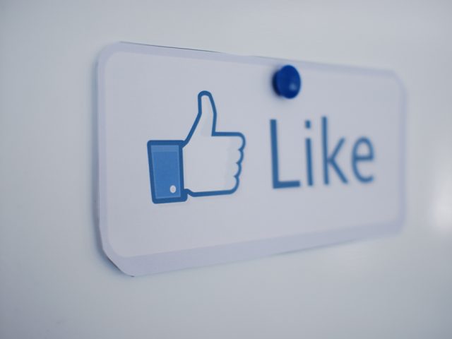 Facebook отключит лайки и комменты в сторонних приложениях