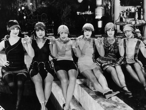 Женский день: на Шри-Ланке женщинам будут продавать алкоголь, в Саудовскую Аравию разрешат въезжать без мужчин