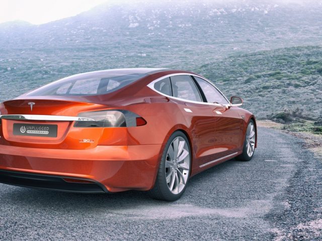 История: американец взломал Tesla с помощью апельсина