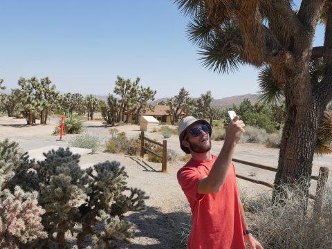 Исследование: людям со склонностью к нарциссизму нравятся другие нарциссы