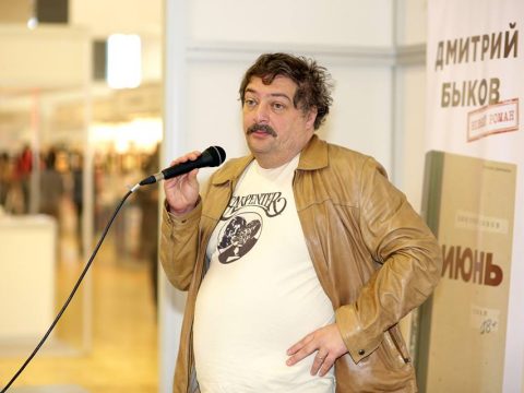 «Книжный кутеж»: в Москве пройдет литературный вечер с Быковым, Драгунским, Улицкой и другими писателями