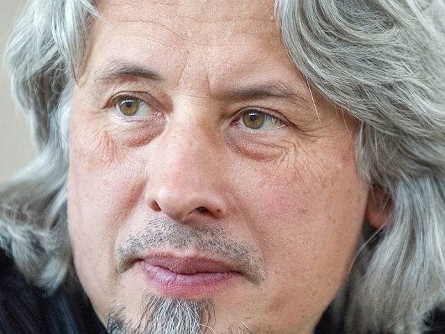«В России либо ты боишься, либо ты пишешь» — вышел трейлер документального фильма о Владимире Сорокине