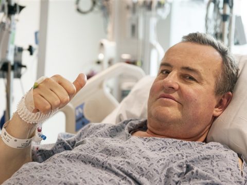В США провели первую в мире пересадку пениса и мошонки