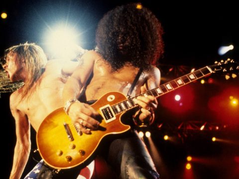 Guns N’ Roses избавились от расистской песни