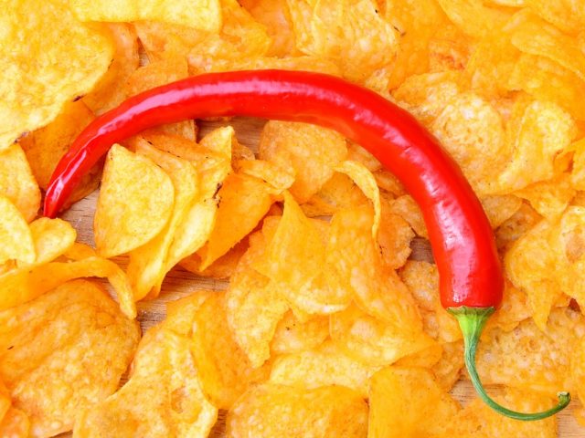 Исследование: жара и острая пища помогают похудеть