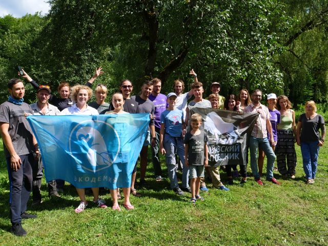Чем в России занимаются эковолонтеры: дайверы очищают Дон, курсанты создают экотропу на Алтае