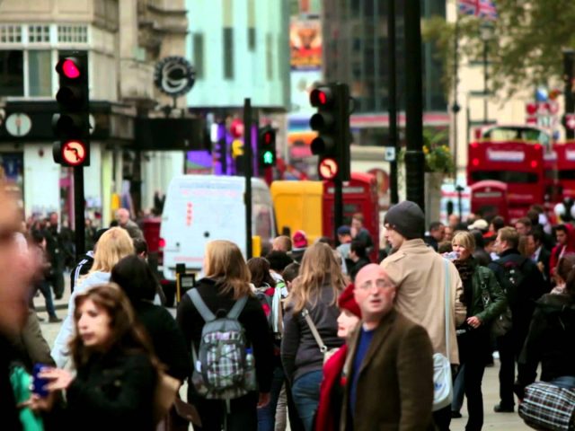 Исследование: в каждый период жизни люди регулярно посещают не более 25 мест