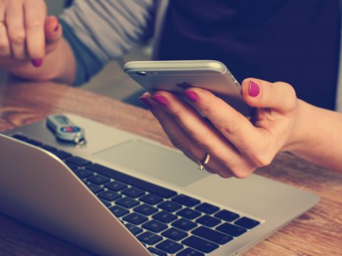 Ученые рассказали, как пользоваться смартфоном без вреда для здоровья