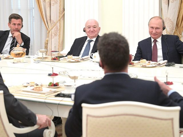 Путин похвалил «народных журналистов» за слом стереотипов о России во время ЧМ-2018