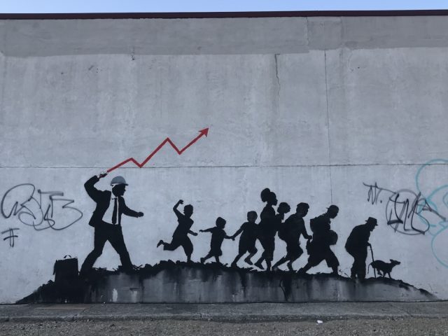 Бэнкси не в курсе, что в Москве проходит его выставка