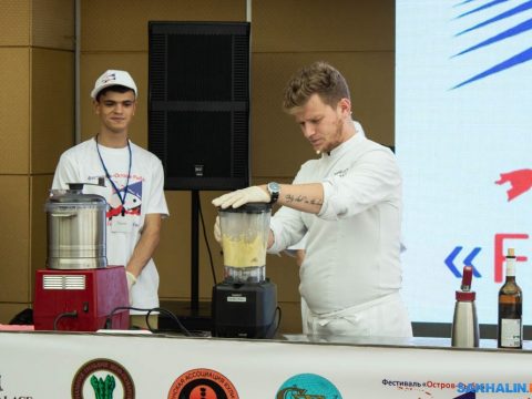Кукумария и гребешок: на Сахалине открылся гастрофестиваль «Остров-рыба»