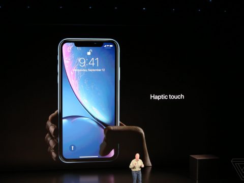 Apple представила еще один новый iPhone — облегченный XR