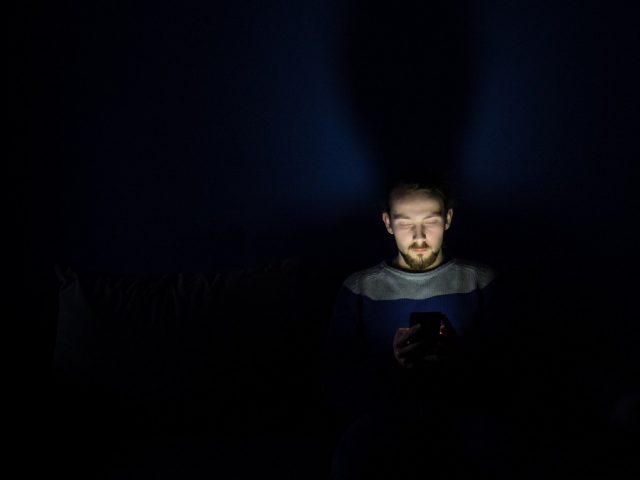 Исследование: смартфоны для студентов полезнее, чем еда