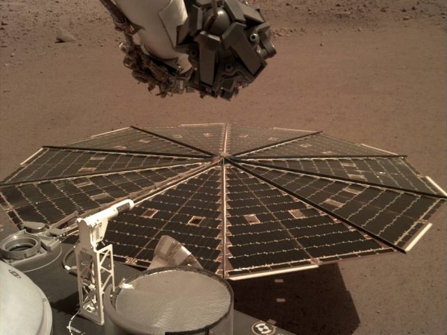 NASA впервые записало шум ветра на Марсе
