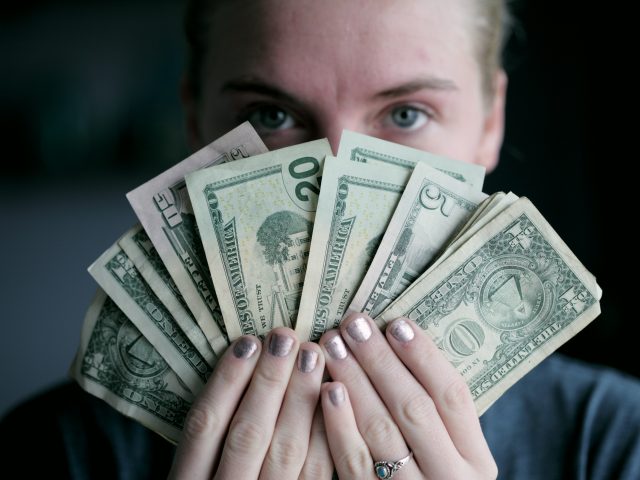 Ученые обнаружили генетические локусы, связанные с уровнем дохода