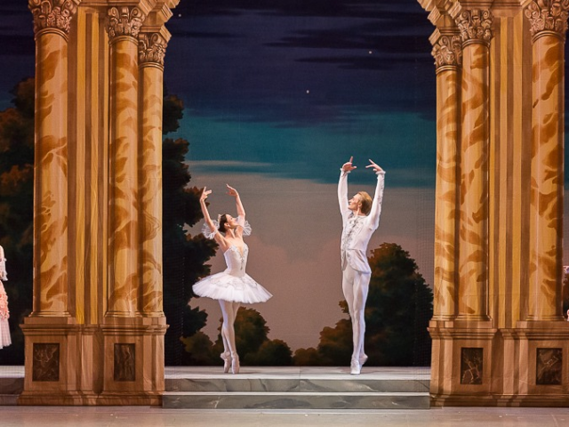 Онлайн-балет, ледовые скульптуры, капитализм и шизофрения: куда сходить на этой неделе в Москве, Питере и других городах