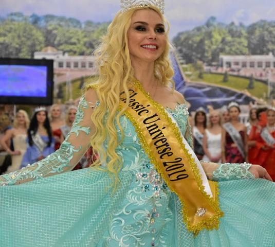Искусствовед из Петербурга стала «Миссис Вселенной-2019»