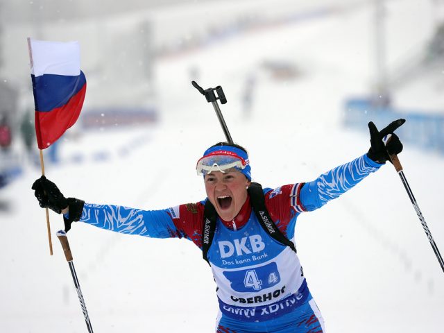 Сборная России победила в мужской и женской эстафетах на этапе Кубка мира по биатлону