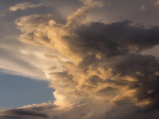 Из-за глобального потепления на Земле могут исчезнуть облака. Это приведет к катастрофе