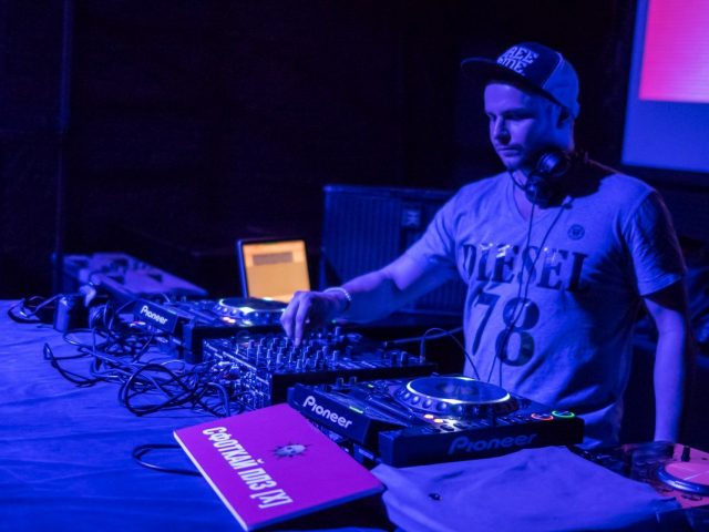 Фестиваль мультижанровой музыки, гуманоид на сцене и цензура в СССР: 5 событий, которые нельзя пропустить