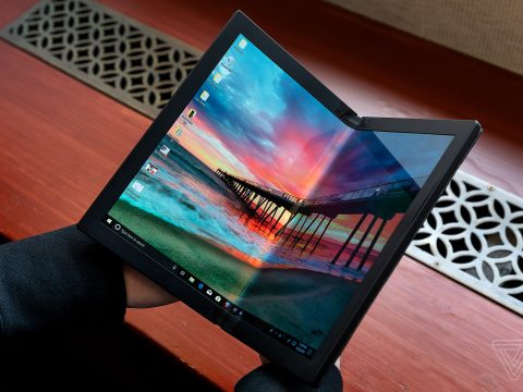 Lenovo представила первый ноутбук со сгибаемым экраном
