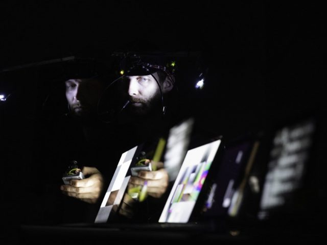 «Интерфейс происходящего», шмотко-рейв и бесплатный поход в музей: чем заняться на выходных в Москве