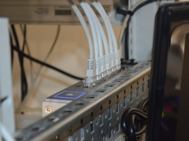 Датацентры, каучук и подводные кабели: появился интерактивный проект о том, как устроен интернет