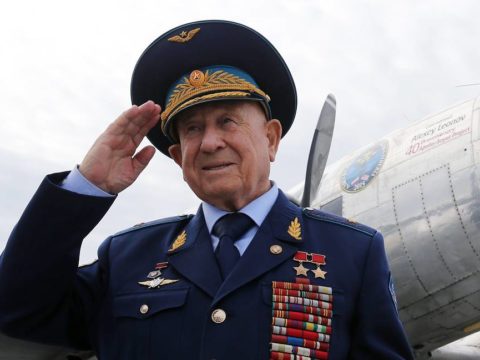 Умер легендарный космонавт Алексей Леонов — первый человек, вышедший в открытый космос