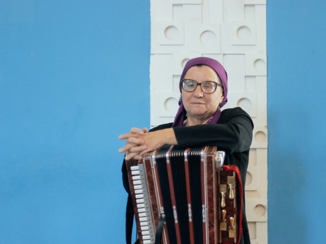 &laquo;Одной гармошкой я&nbsp;построила дом, поставила на&nbsp;ноги троих детей, а&nbsp;позже помогла с&nbsp;внуками&raquo;. Хранительница абазинской музыки Соня Шавтикова — об уникальных песнях своего народа