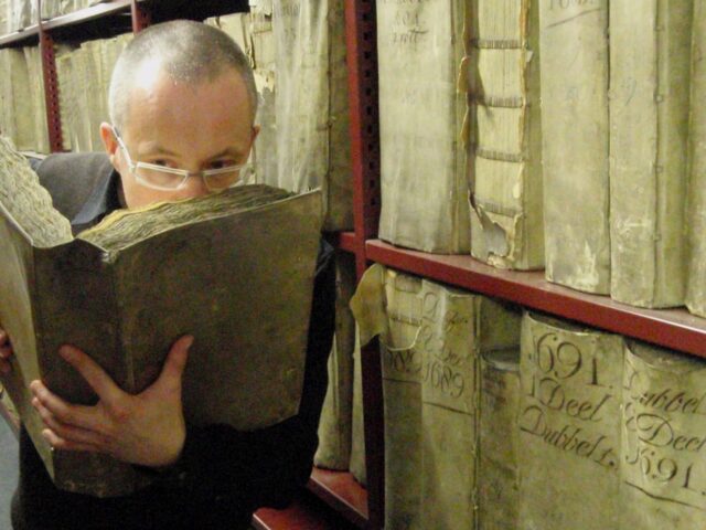 Историки и парфюмеры восстановят запахи старой Европы