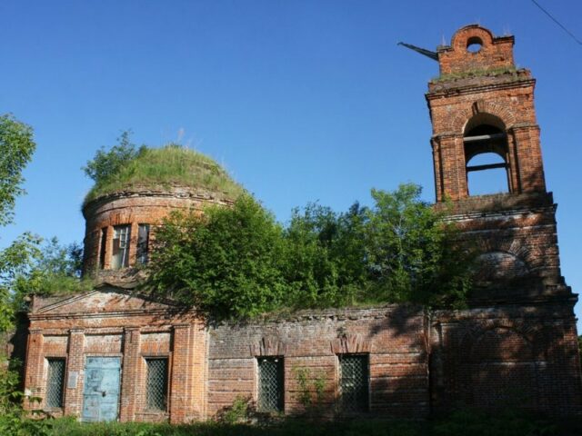 Москвич купил себе православный храм XIX века, выставленный на Avito