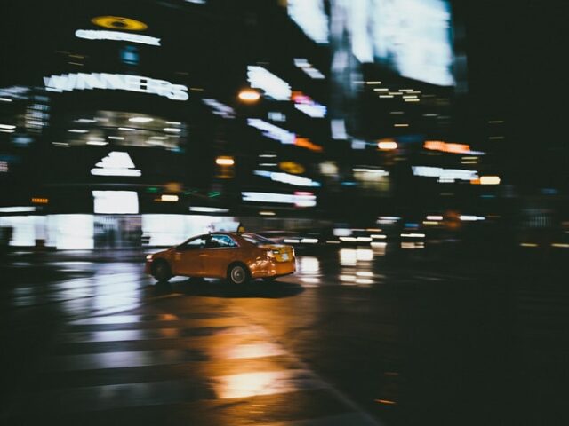 Мужчина заплатил 250 тыс. рублей за такси до Хабаровска из-за аэрофобии