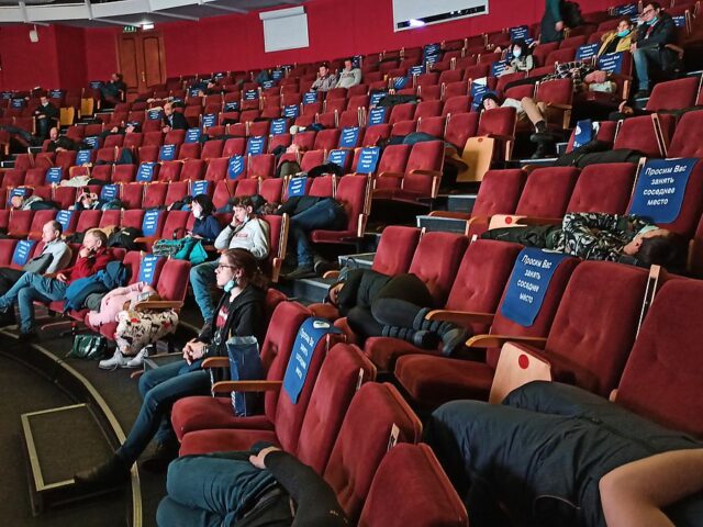 В Норильске из-за метели более ста человек переночевали в городском центре культуры