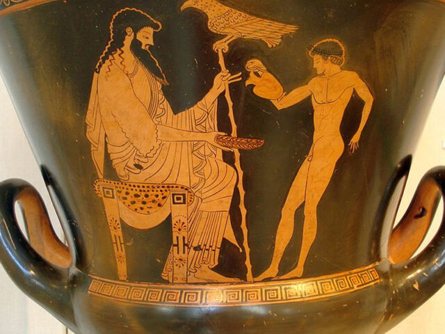 Почему на статуях древних греков герои обнажены?