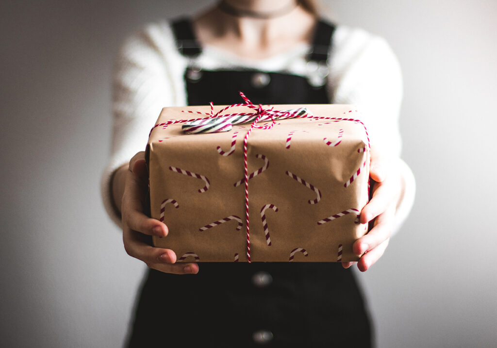 Бюджетный путеводитель по Новому году: как сэкономить, когда все разоряются на подарках