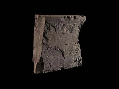 Норвежские археологи нашли самый древний рунический камень. Ему две тысячи лет