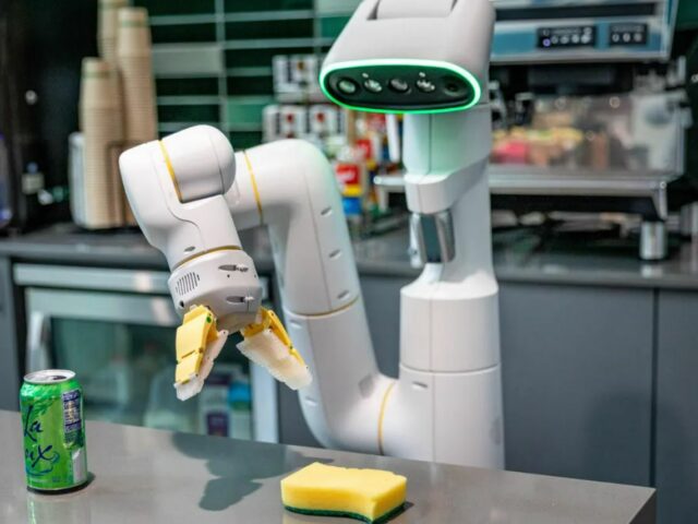 Американская IT-компания уволила более 100 роботов-уборщиков