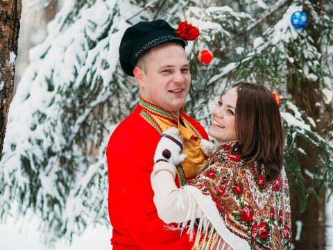 Невесте — плач, жениху — калач: почему в России снова популярны старинные свадебные обряды