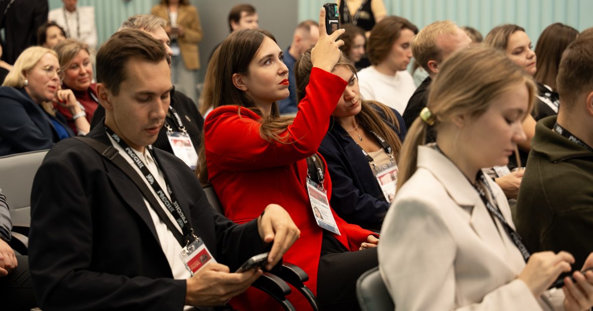 В НЦ «Россия» прошла панельная дискуссия ЭИСИ «Знания о достижениях страны: кому и как правильно об этом рассказывать?»