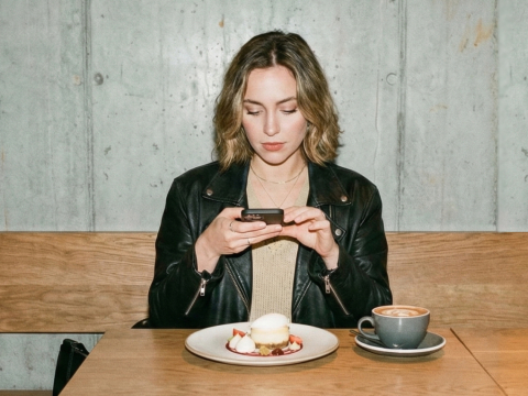 Уберите руки со стола: краткая история фотографий еды