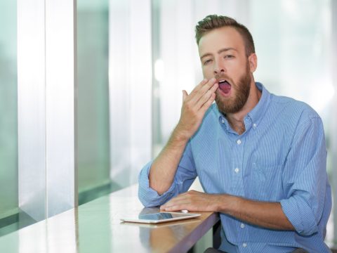 Ученые выяснили, почему люди ощущают «туман» в голове после недосыпа