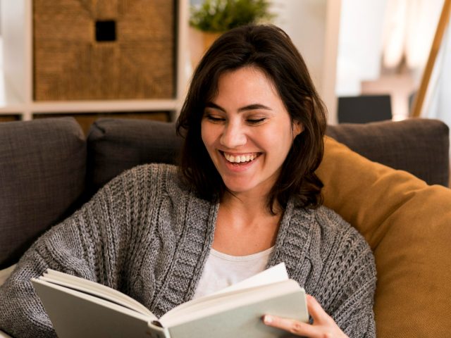 Сайт дня: остроумные и очень короткие пересказы сюжетов популярных книг