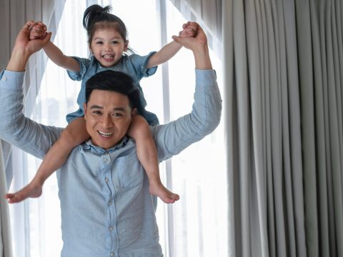 Ученые выяснили, почему мужчинам тоже стоит брать отпуск по уходу за ребенком