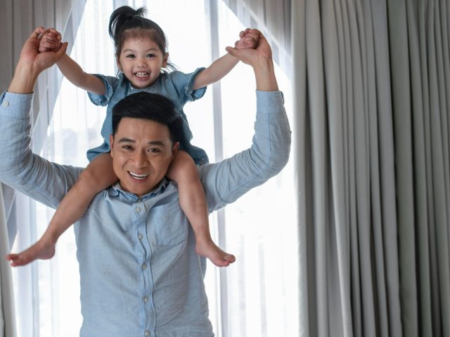 Ученые выяснили, почему мужчинам тоже стоит брать отпуск по уходу за ребенком