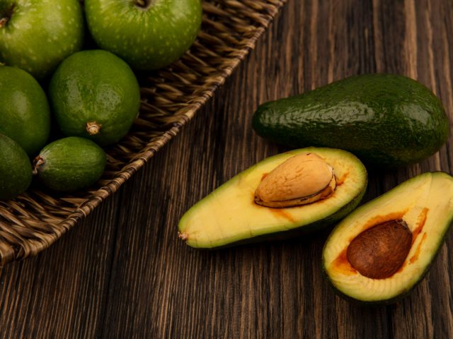 Ученые разработали программу с ИИ, призванную оценивать спелость авокадо