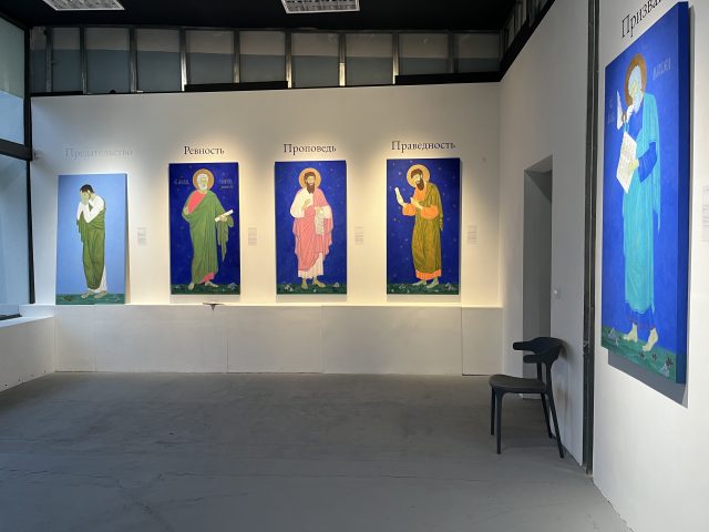 В Палехе проходит персональная выставка Ксении Дроновой «Ловцы человеков»