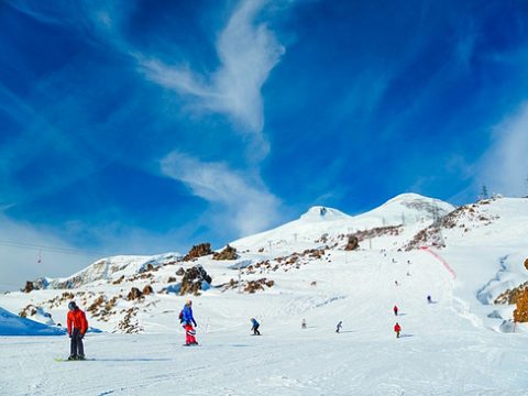 Российские спортсмены сыграют в гольф на склоне горы Эльбрус