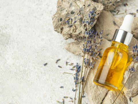 Российские ученые выяснили, какие ароматы помогают людям справиться с тревожностью